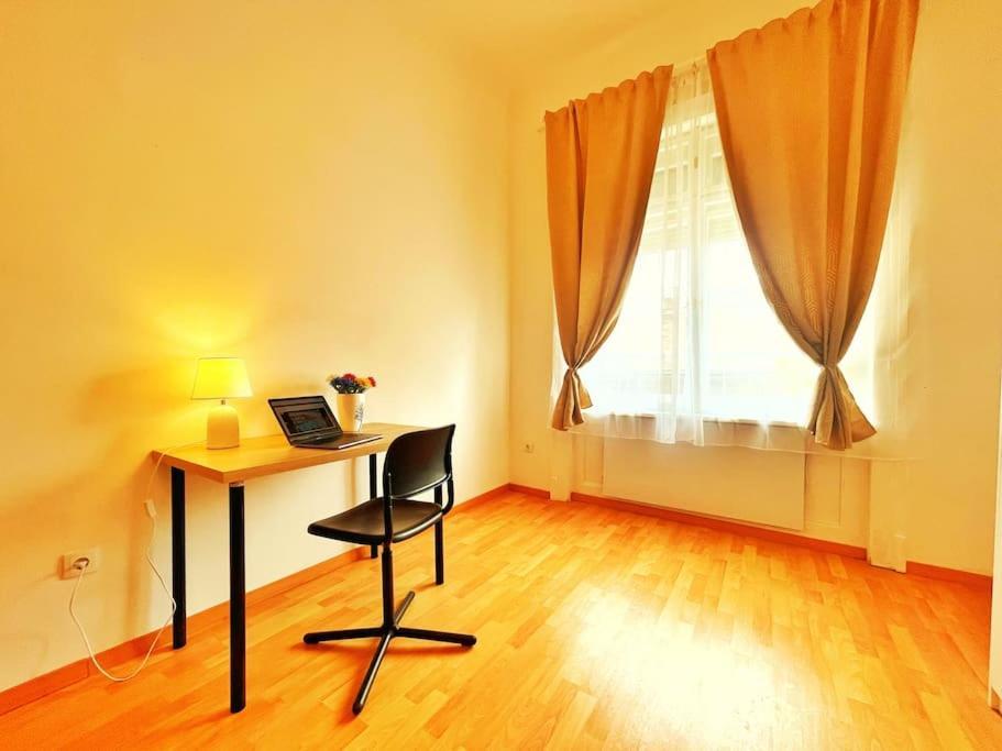 Central Spacious Flat ブダペスト エクステリア 写真
