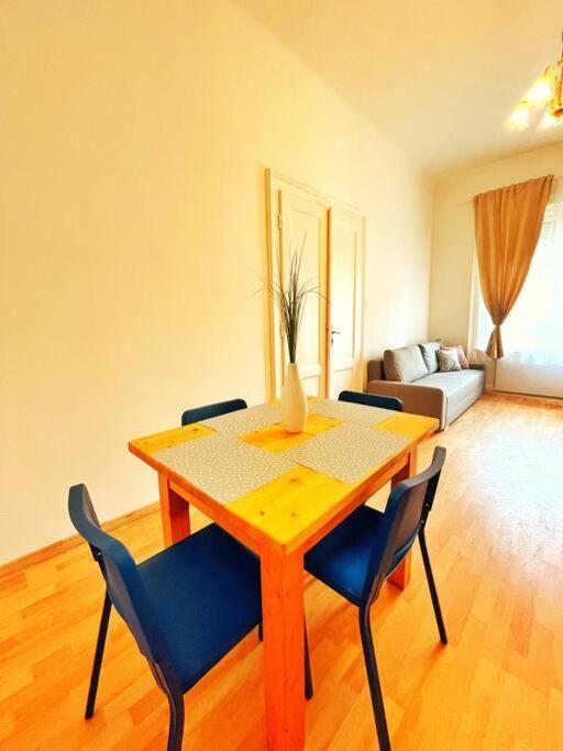 Central Spacious Flat ブダペスト エクステリア 写真